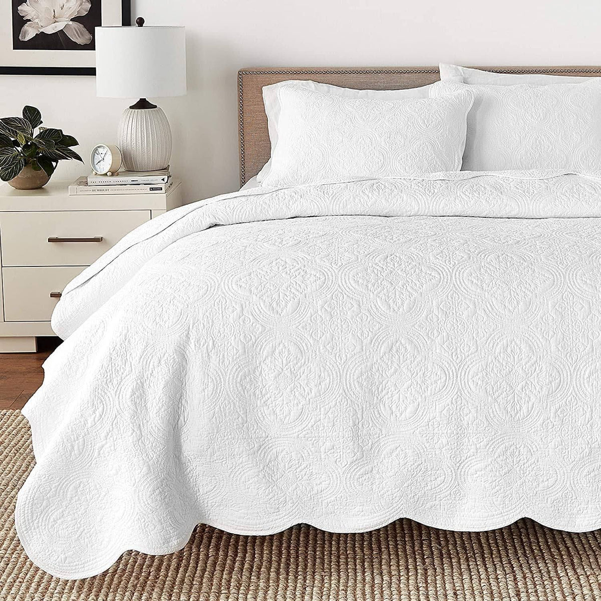 Copper Grove Sagano Blantyre Scalloped Edge Cotton 3-Piece Quilt Bedding Set - White - King - Product image 1